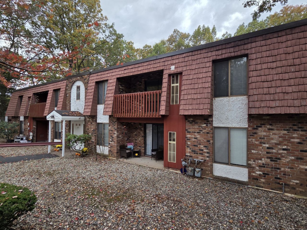 35 Woodsedge, Unit APT 4C, Newington, CT 06111 Main Photo