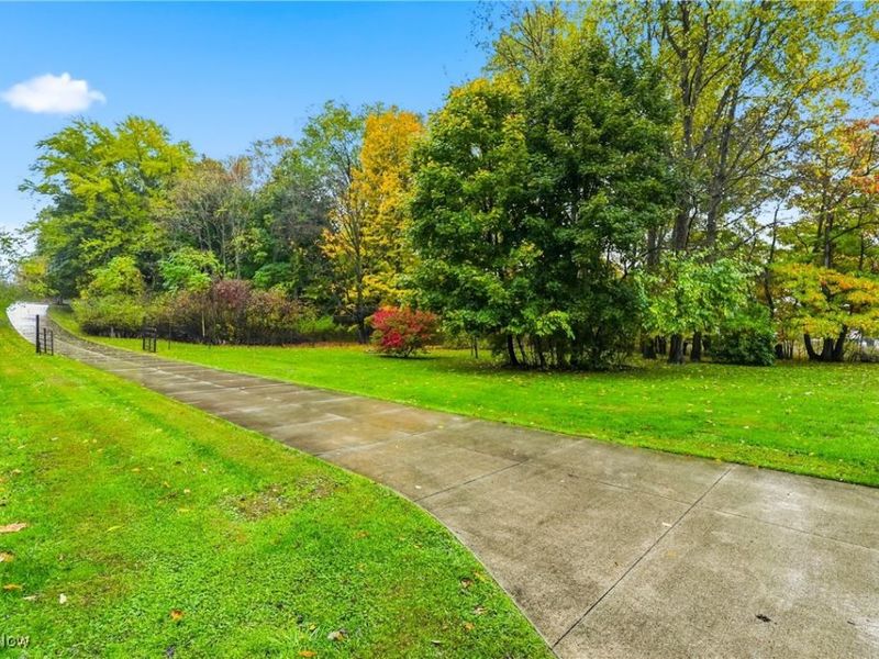 2355 Martin Road, Mogadore, OH 44260 Photo 3