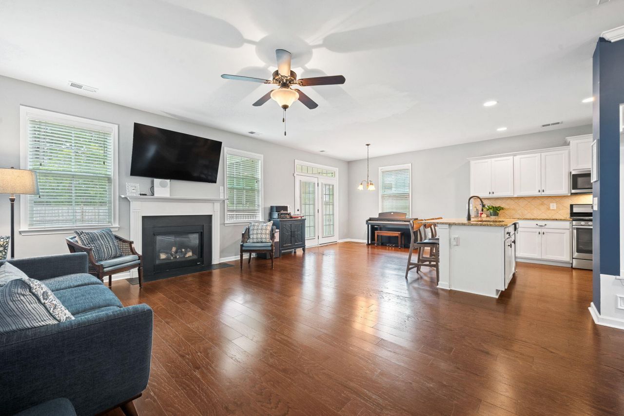 317 Whispering Breeze Lane Photo 9