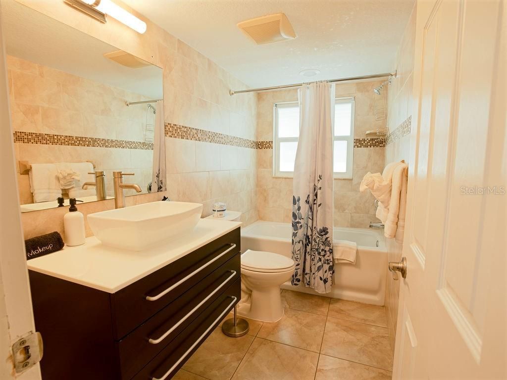 185 Brightwater Drive, Unit 4, Clearwater Beach, FL 33767 Photo