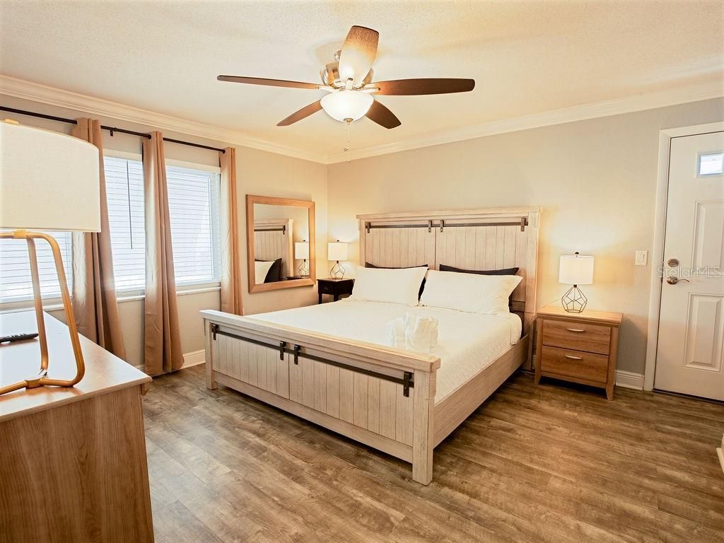 185 Brightwater Drive, Unit 4, Clearwater Beach, FL 33767 Photo