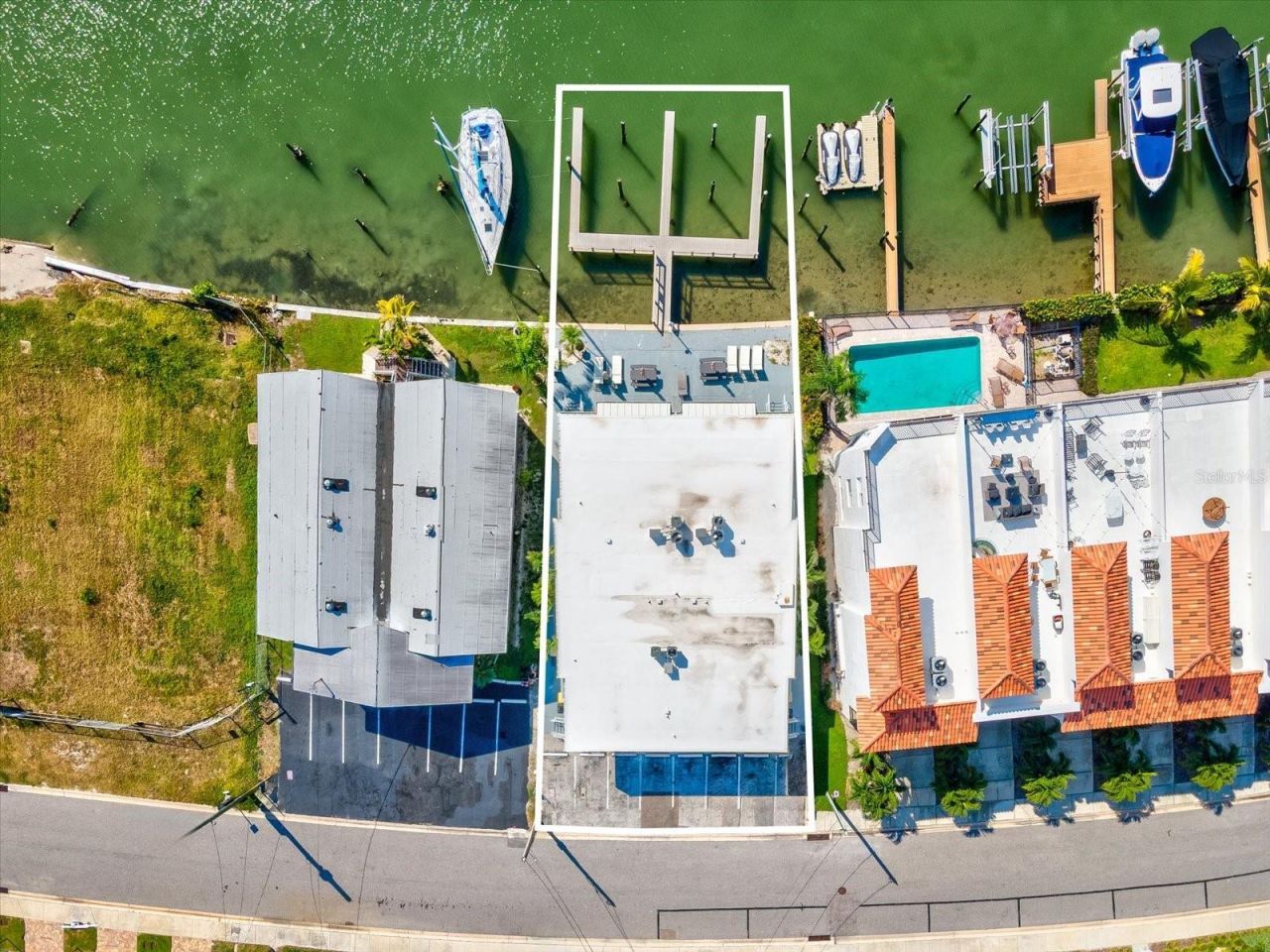 185 Brightwater Drive, Unit 4, Clearwater Beach, FL 33767 Photo