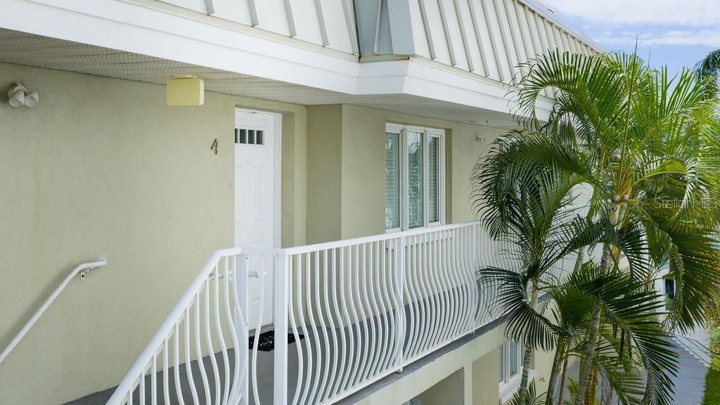 185 Brightwater Drive, Unit 4, Clearwater Beach, FL 33767 Photo