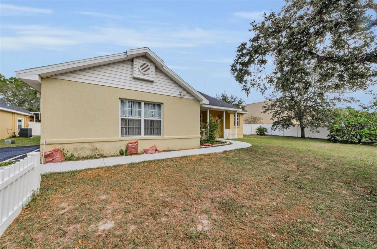 11748 La Madera Boulevard, Port Richey, FL 34668 Photo