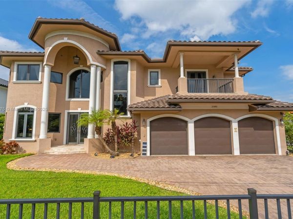 2085 Keystone Blvd, North Miami, FL 33181