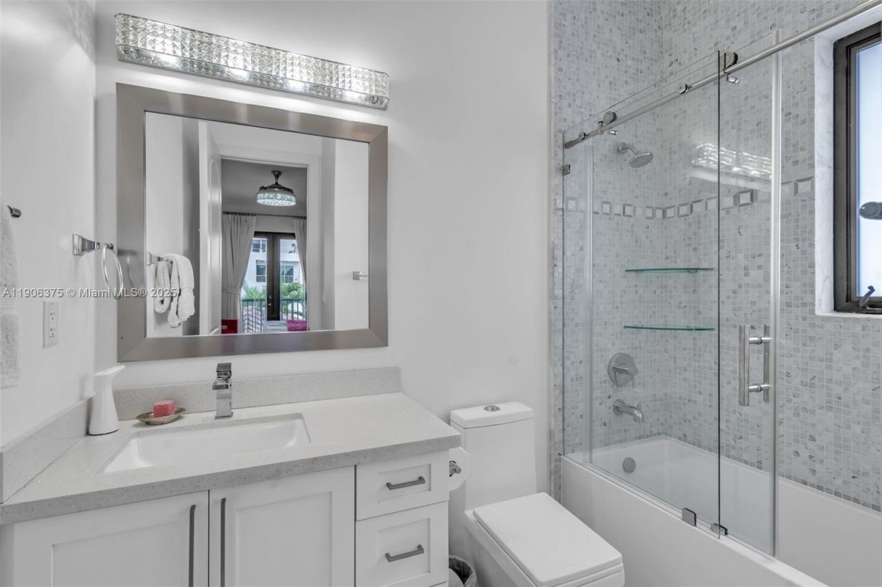 2085 Keystone Blvd, North Miami, FL 33181 Photo