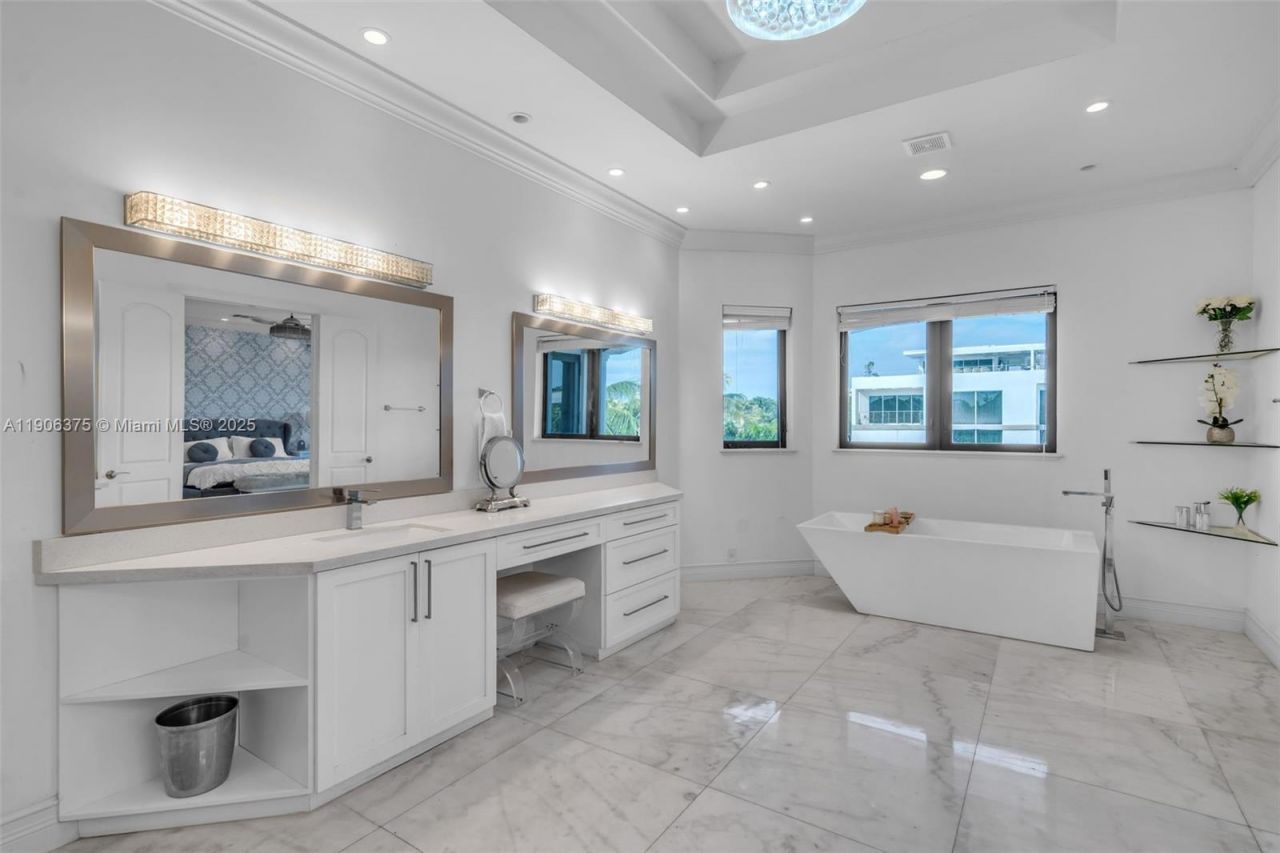 2085 Keystone Blvd, North Miami, FL 33181 Photo