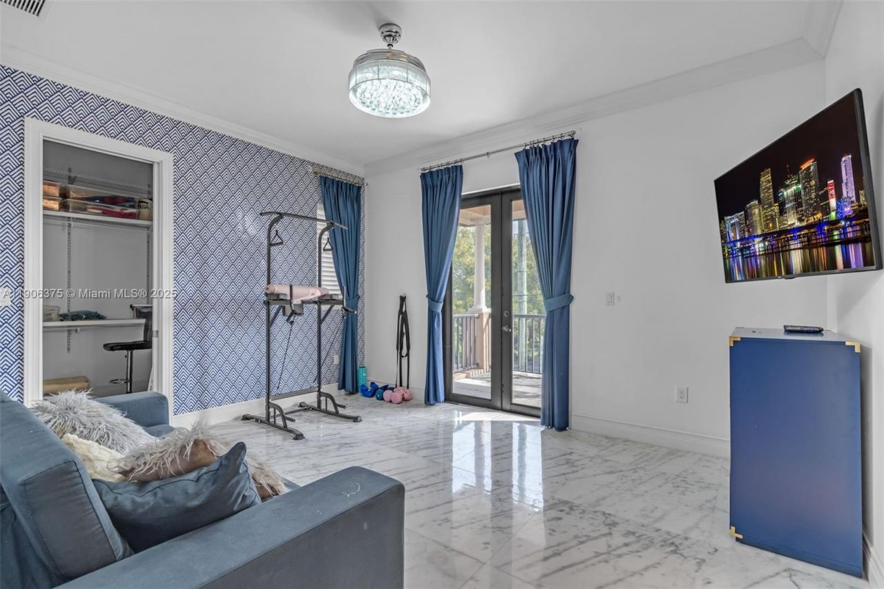 2085 Keystone Blvd, North Miami, FL 33181 Photo