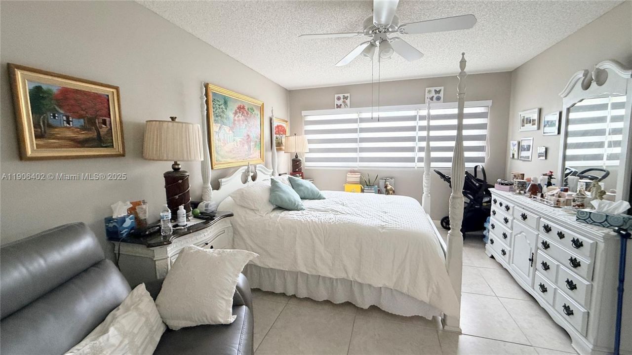571 SW 142nd Ave, Unit 310, Pembroke Pines, FL 33027 Photo