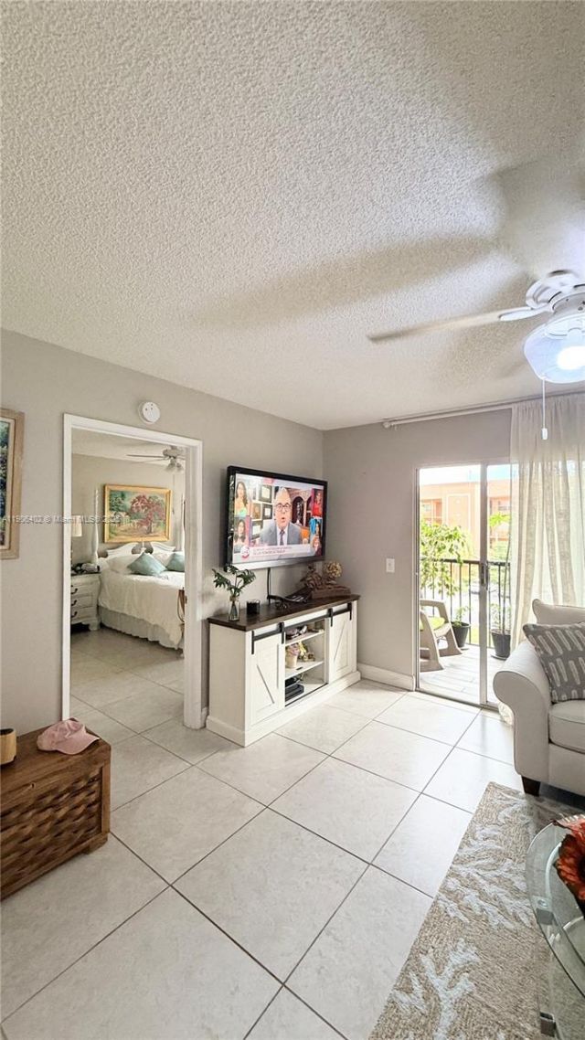 571 SW 142nd Ave, Unit 310, Pembroke Pines, FL 33027 Photo