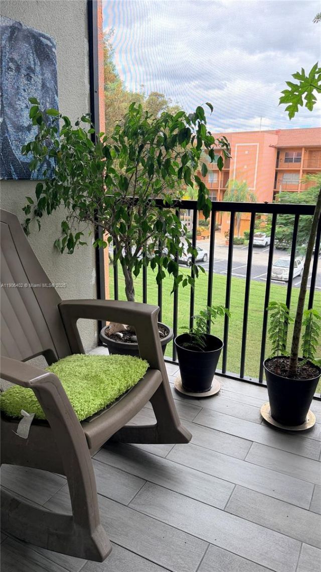 571 SW 142nd Ave, Unit 310, Pembroke Pines, FL 33027 Photo