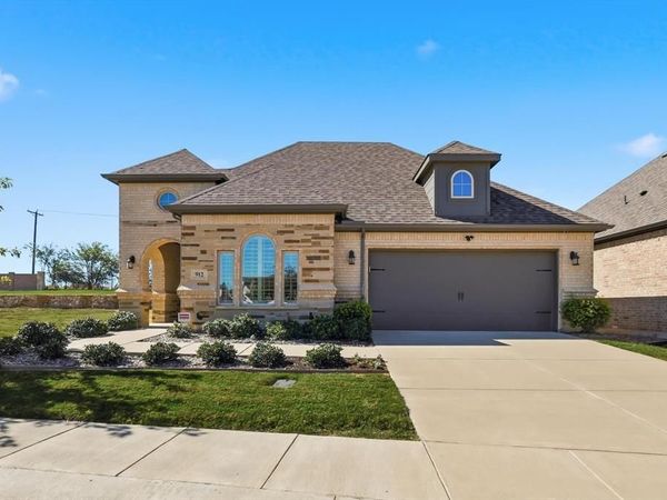 912 Hacienda Drive, Mansfield, TX 76063