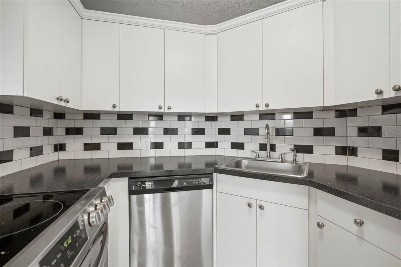 3315 58th Avenue S, Unit 208, Saint Petersburg, FL 33712 Photo