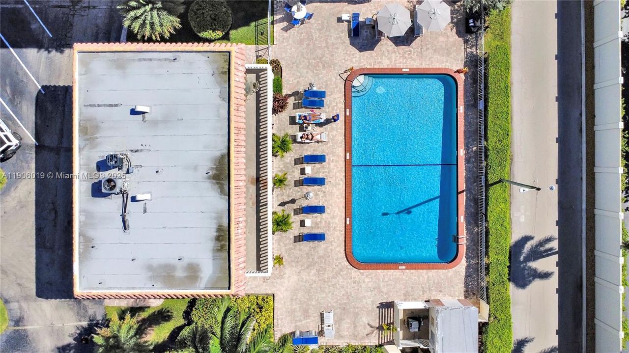 3199 S Ocean Dr, Unit 408, Hallandale Beach, FL 33009 Photo