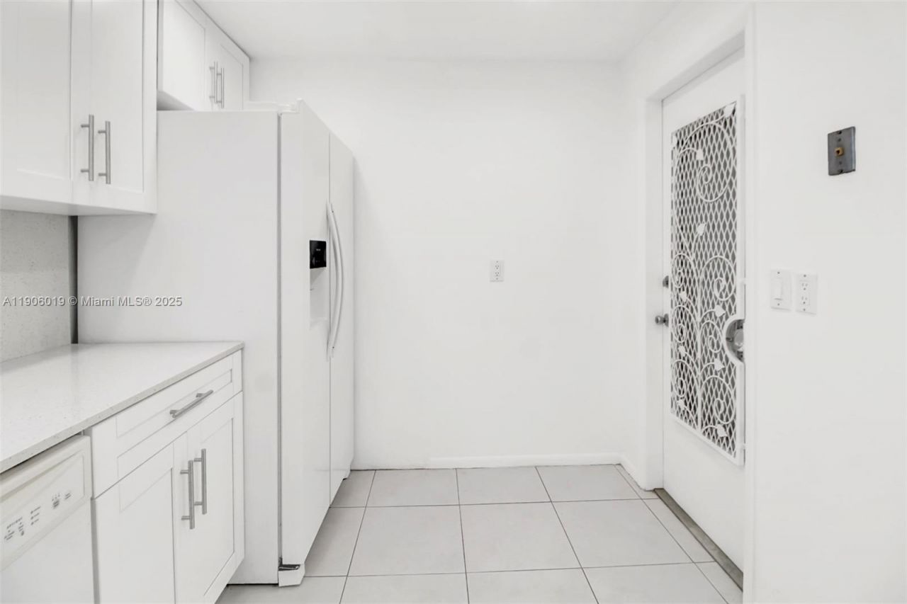 3199 S Ocean Dr, Unit 408, Hallandale Beach, FL 33009 Photo