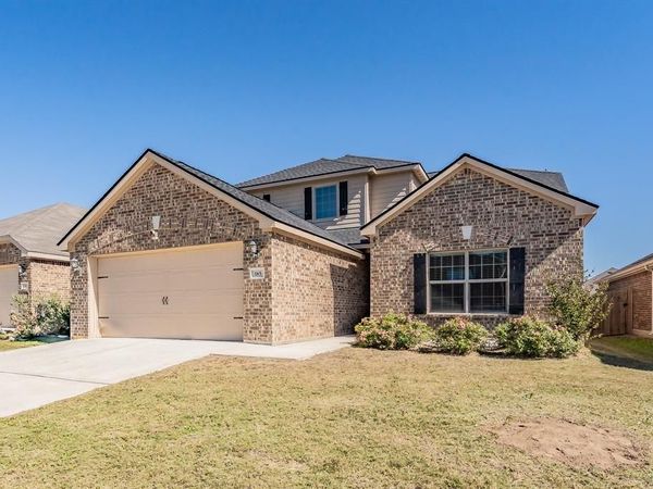 185 Aster Drive, Sanger, TX 76266
