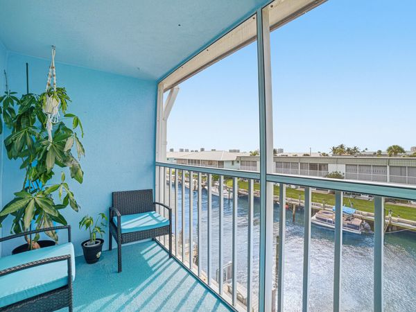 112 Doolen Court, Unit 302, North Palm Beach, FL 33408