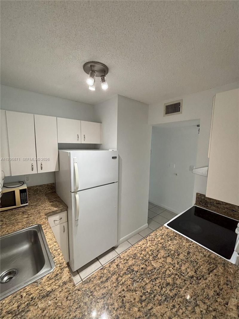 126 SW 17th Rd, Unit 505, Miami, FL 33129 Photo