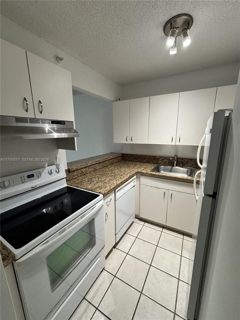 126 SW 17th Rd, Unit 505, Miami, FL 33129 Photo