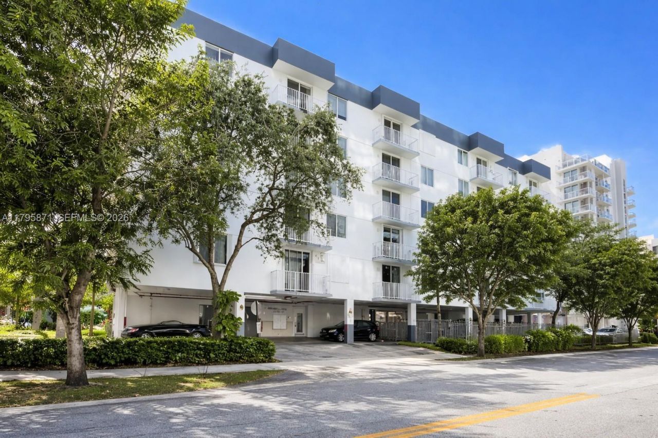 126 SW 17th Rd, Unit 505, Miami, FL 33129 Photo