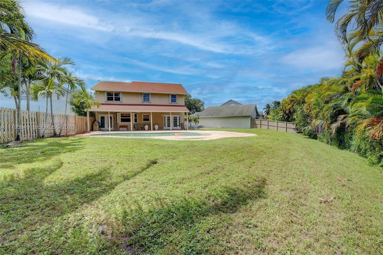 1051 SW 95th Ter, Pembroke Pines, FL 33025 Photo