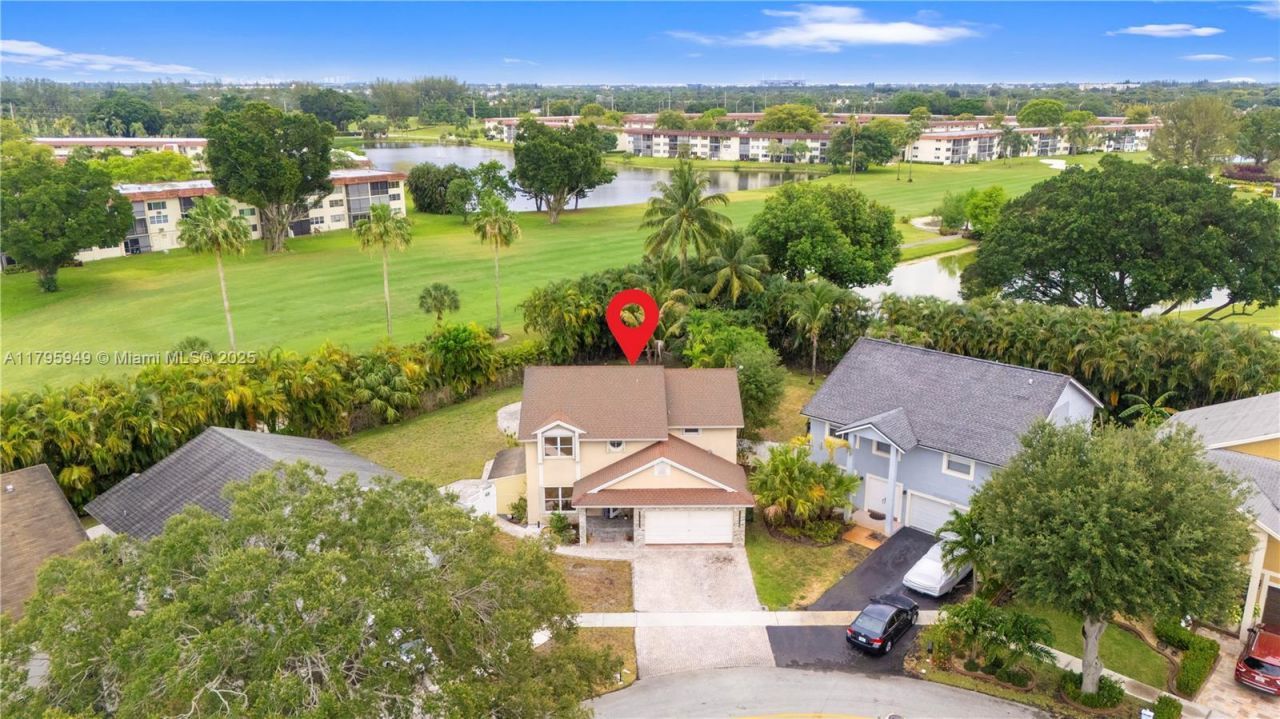 1051 SW 95th Ter, Pembroke Pines, FL 33025 Photo