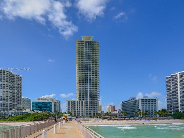 16699 Collins Ave, Unit 2107, Sunny Isles Beach, FL 33160