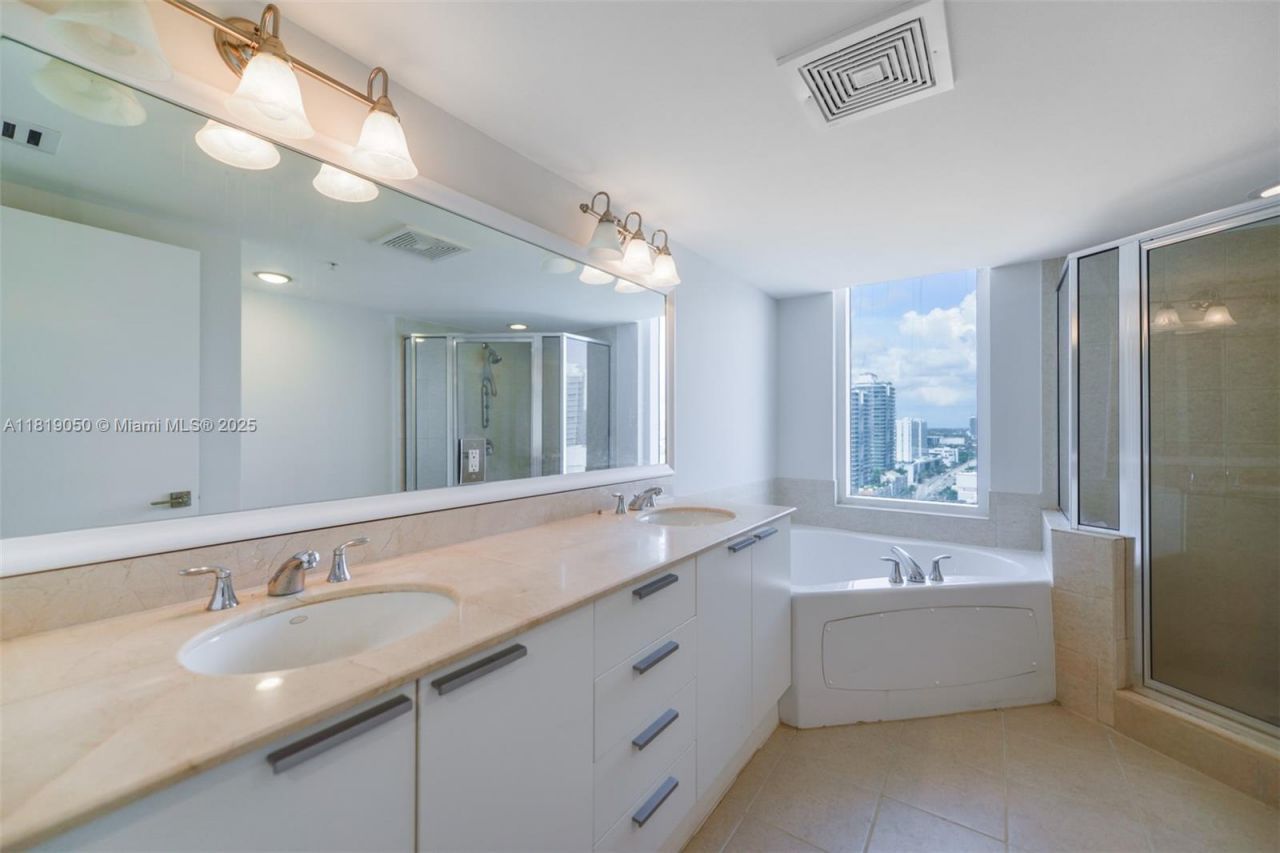 16699 Collins Ave, Unit 2107, Sunny Isles Beach, FL 33160 Photo