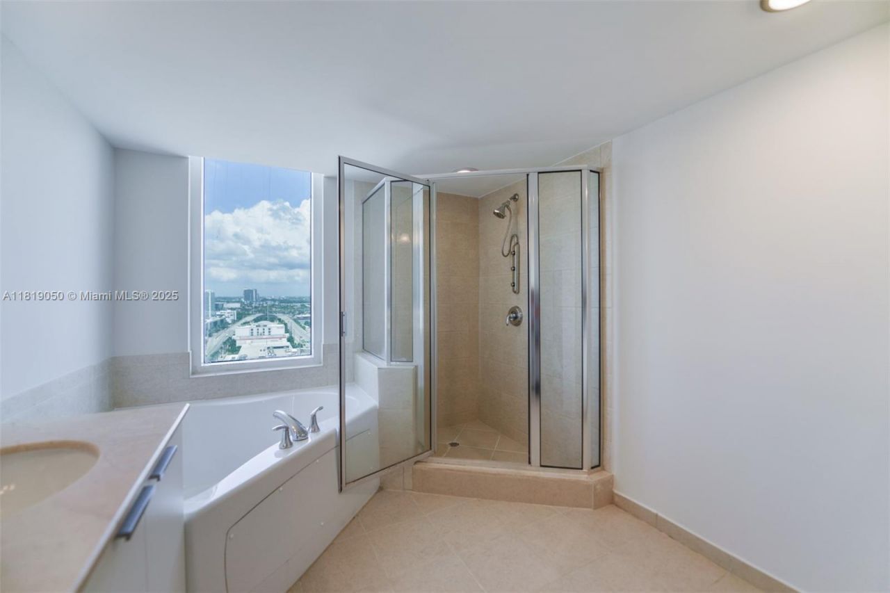 16699 Collins Ave, Unit 2107, Sunny Isles Beach, FL 33160 Photo