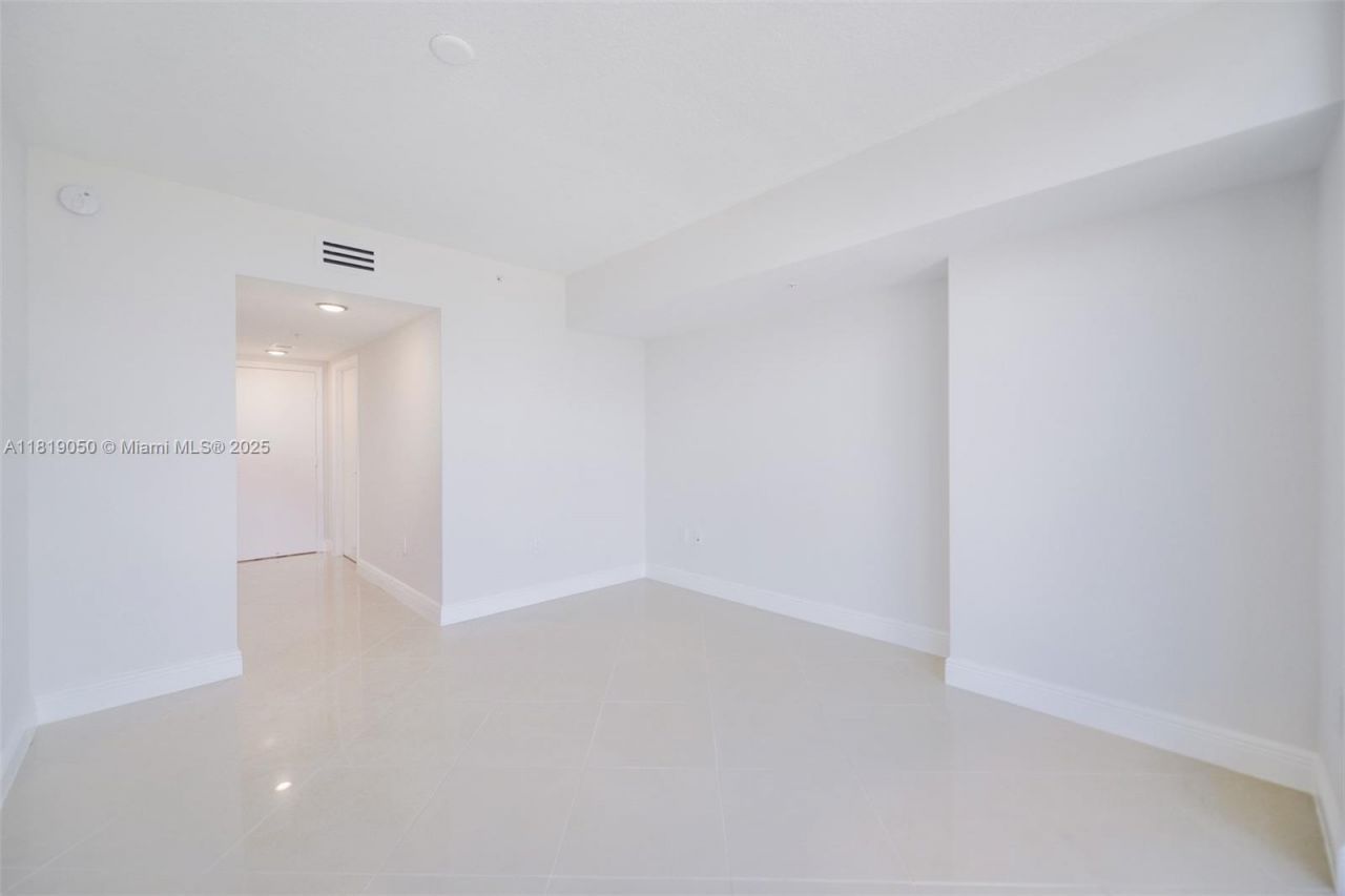16699 Collins Ave, Unit 2107, Sunny Isles Beach, FL 33160 Photo