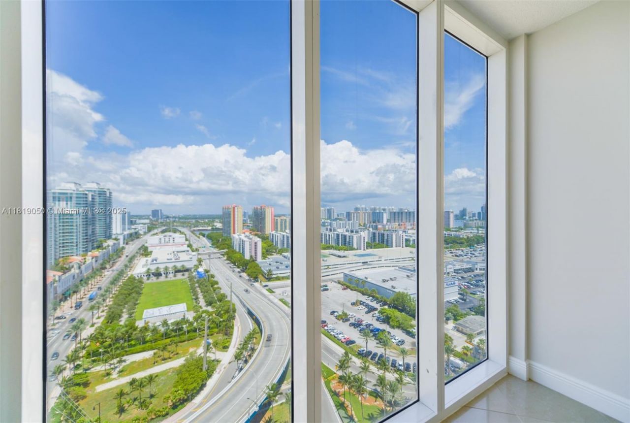 16699 Collins Ave, Unit 2107, Sunny Isles Beach, FL 33160 Photo