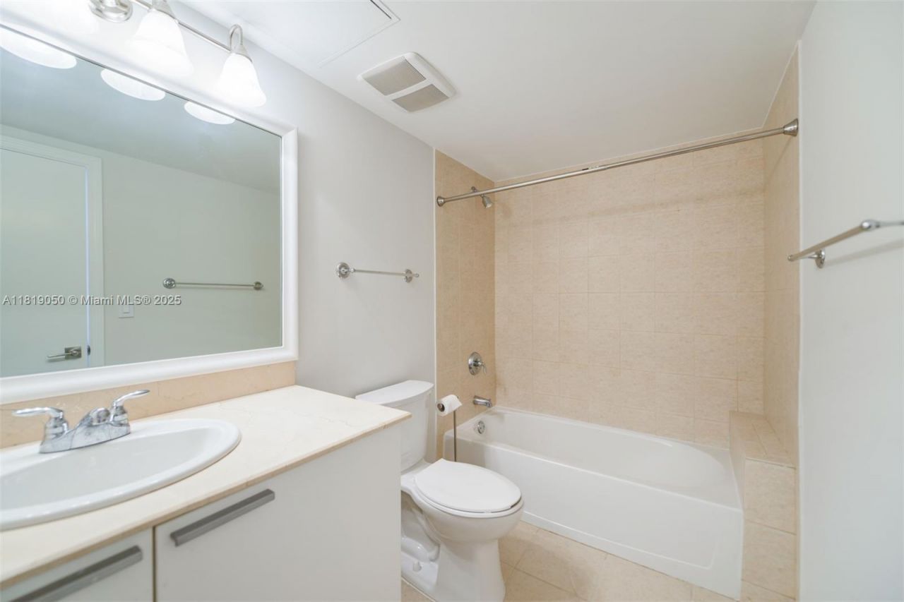 16699 Collins Ave, Unit 2107, Sunny Isles Beach, FL 33160 Photo