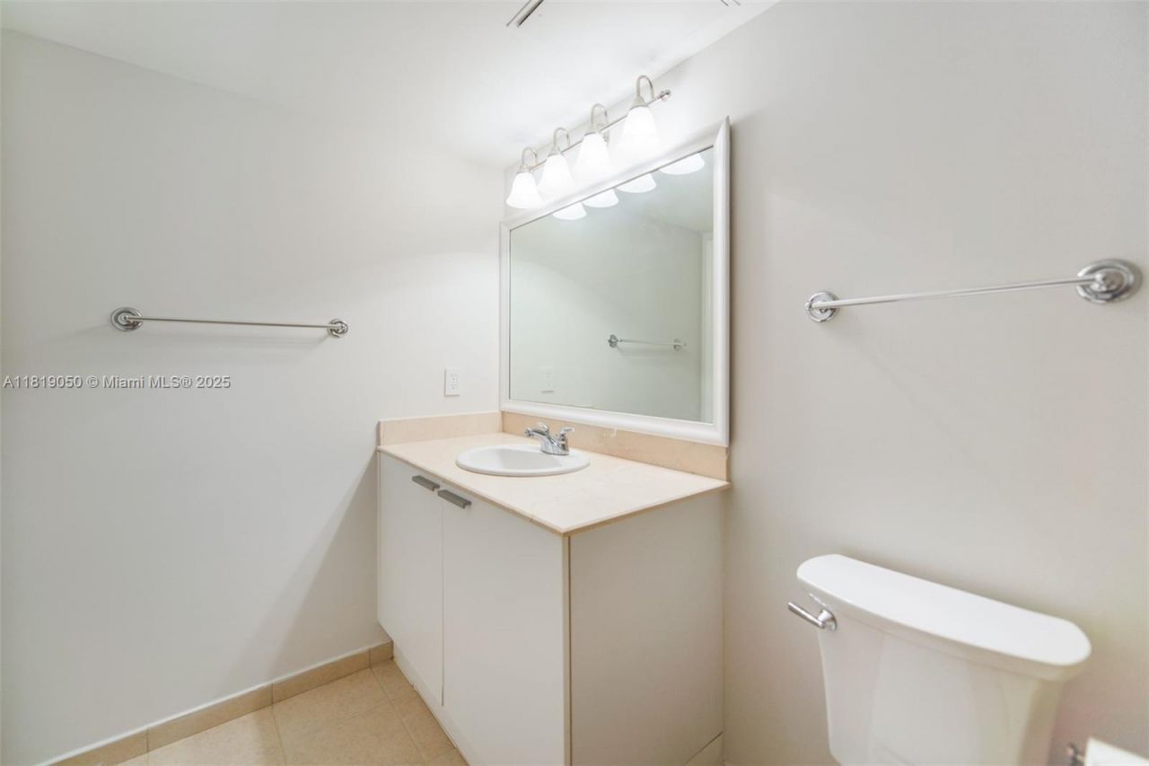 16699 Collins Ave, Unit 2107, Sunny Isles Beach, FL 33160 Photo