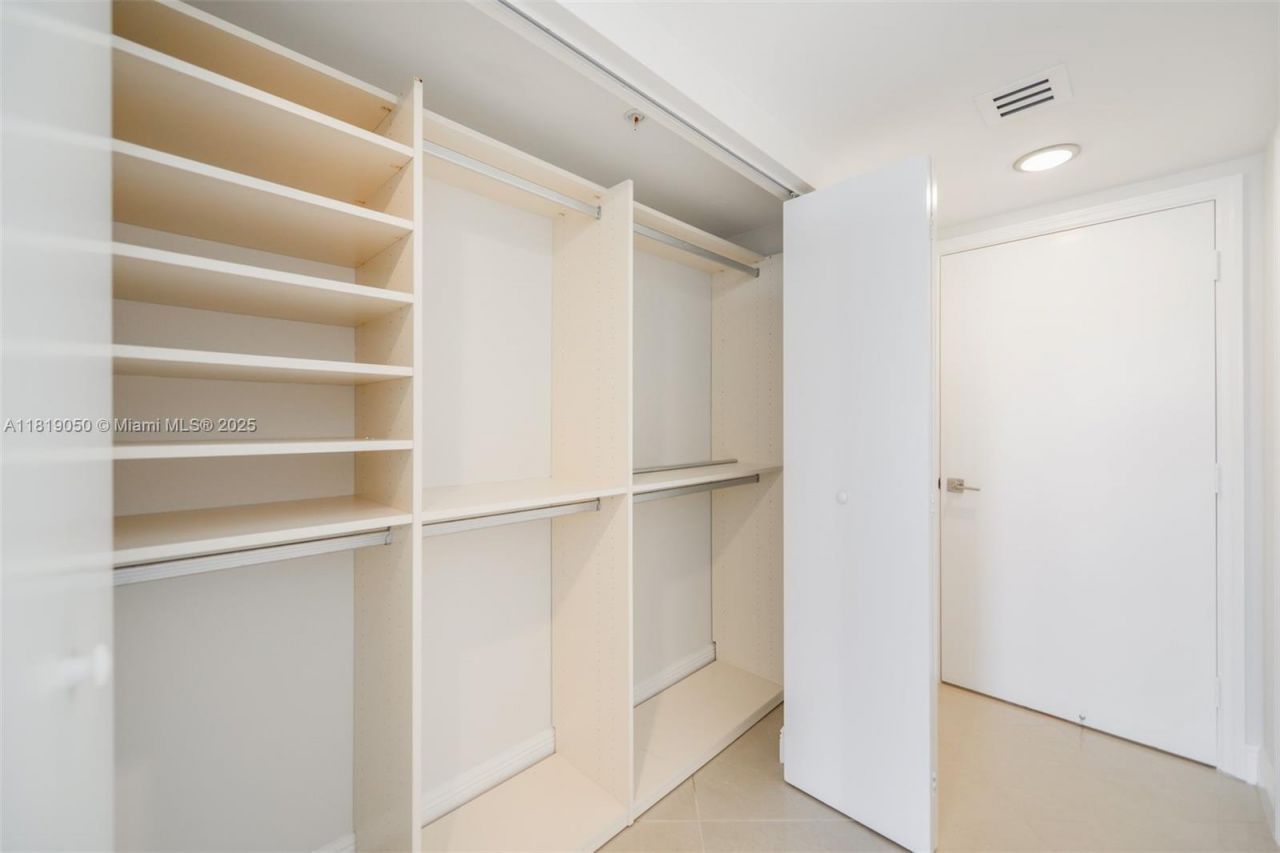 16699 Collins Ave, Unit 2107, Sunny Isles Beach, FL 33160 Photo