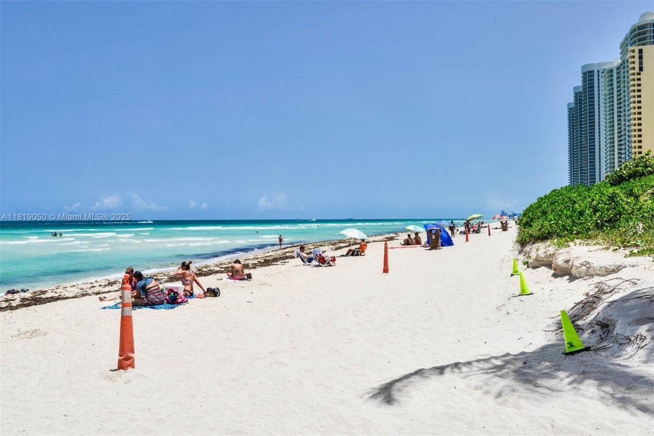 16699 Collins Ave, Unit 2107, Sunny Isles Beach, FL 33160 Photo