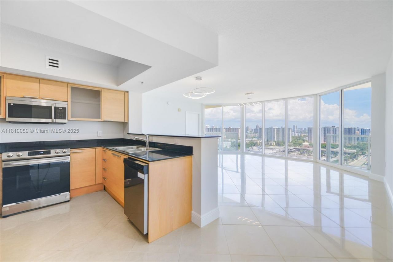 16699 Collins Ave, Unit 2107, Sunny Isles Beach, FL 33160 Photo