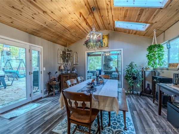 27 Cottage Court , Camdenton, MO 65020