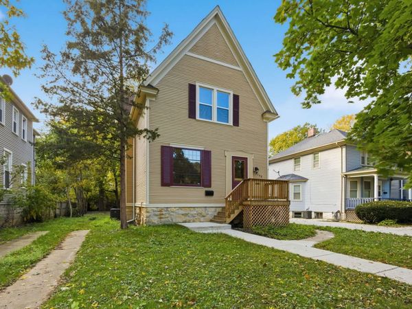 9748 S Vanderpoel Avenue, Chicago, IL 60643