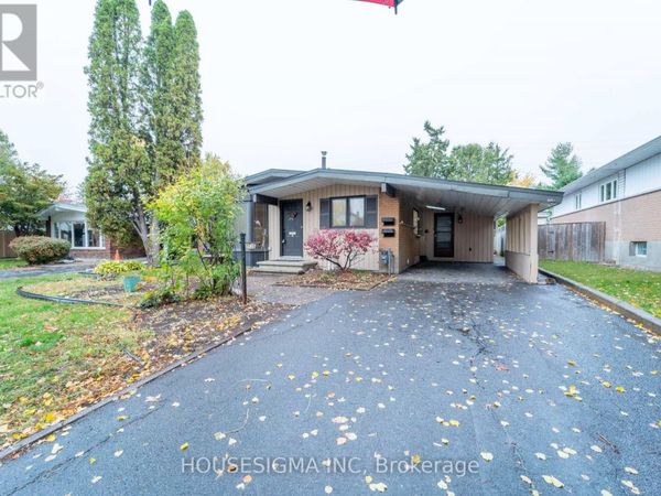 2335 Harding Road, Ottawa, ON K1G3B7