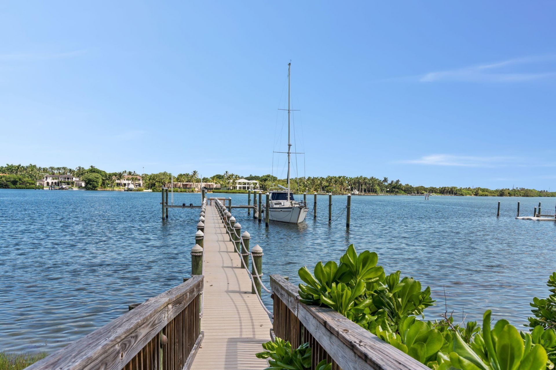 17667 SE Federal Highway, Jupiter, FL 33469 Photo