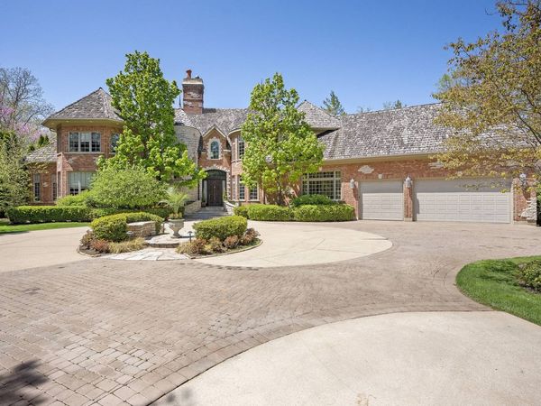 1890 Robinwood Lane, Riverwoods, IL 60015