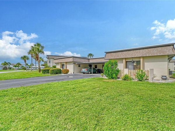 1716 LAKESIDE DRIVE, Unit 1714B, VENICE, FL 34293