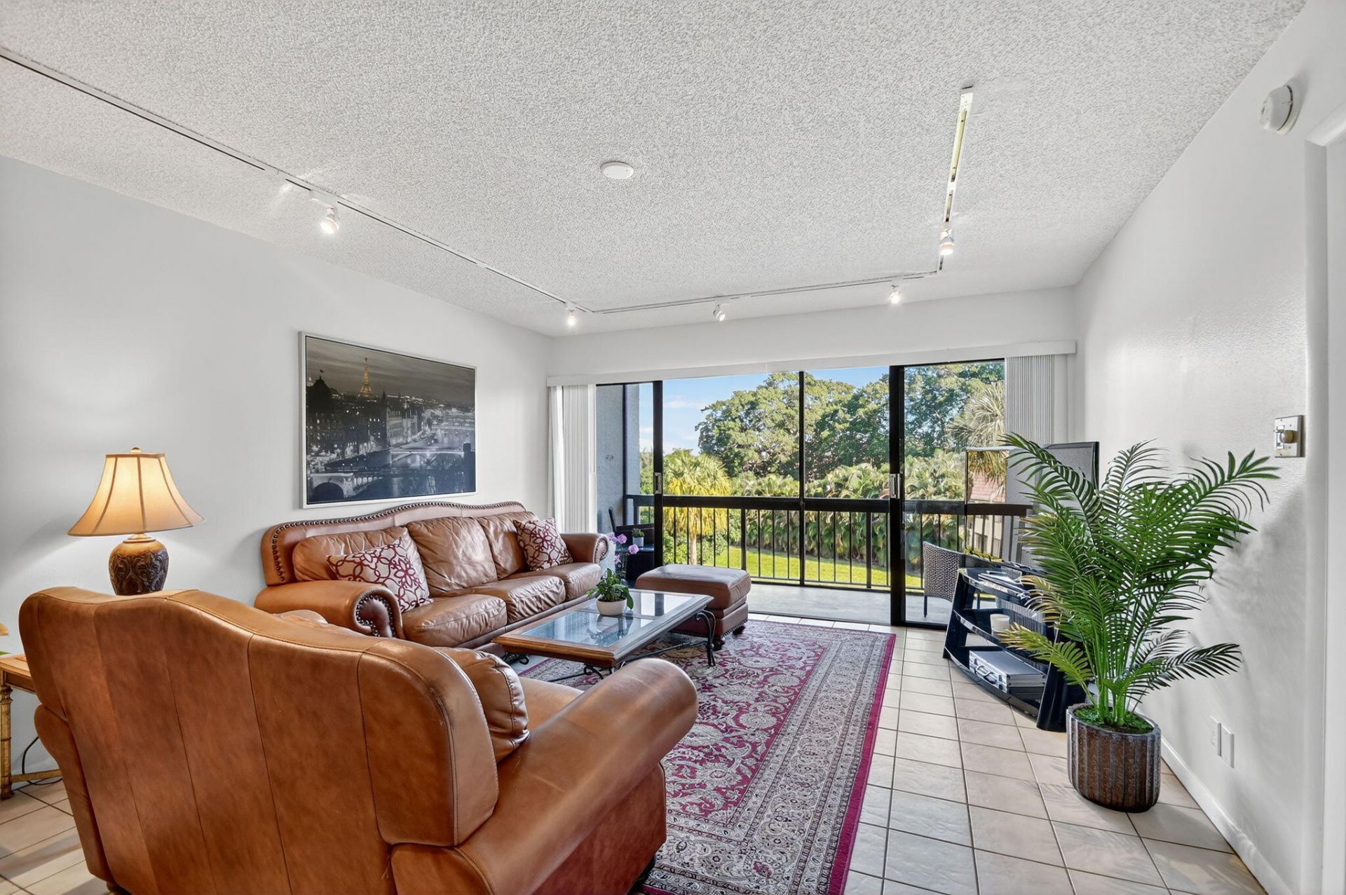 2500 Presidential Way, Unit 302, West Palm Beach, FL 33401 Photo