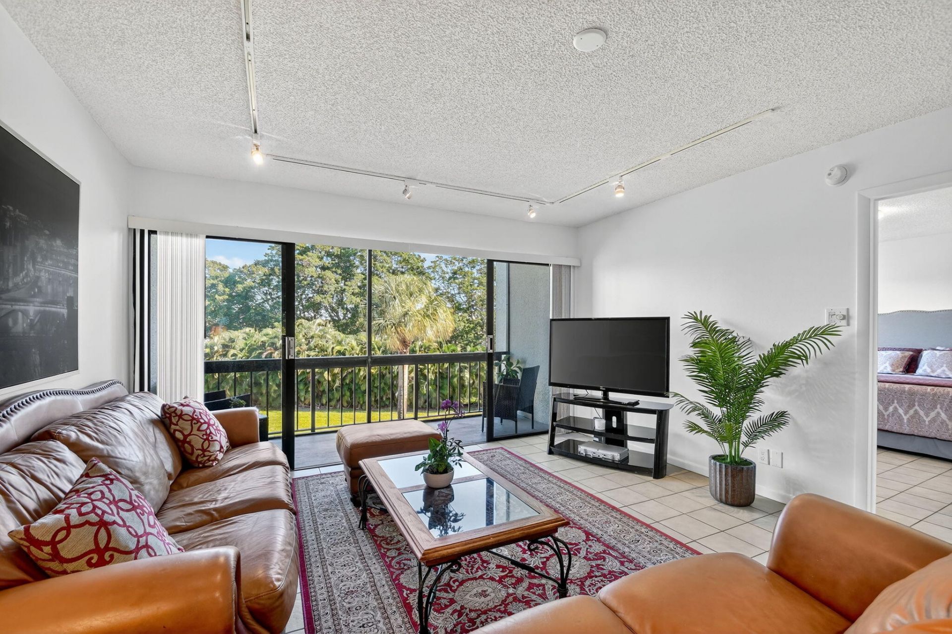 2500 Presidential Way, Unit 302, West Palm Beach, FL 33401 Photo