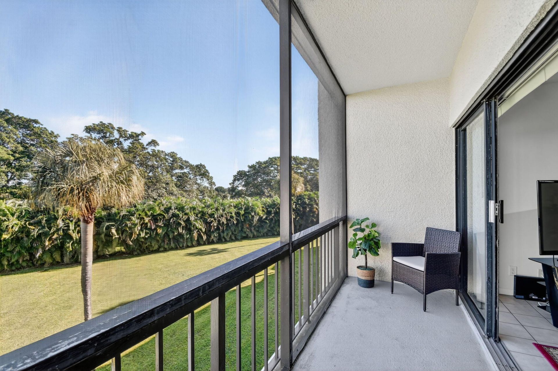 2500 Presidential Way, Unit 302, West Palm Beach, FL 33401 Photo