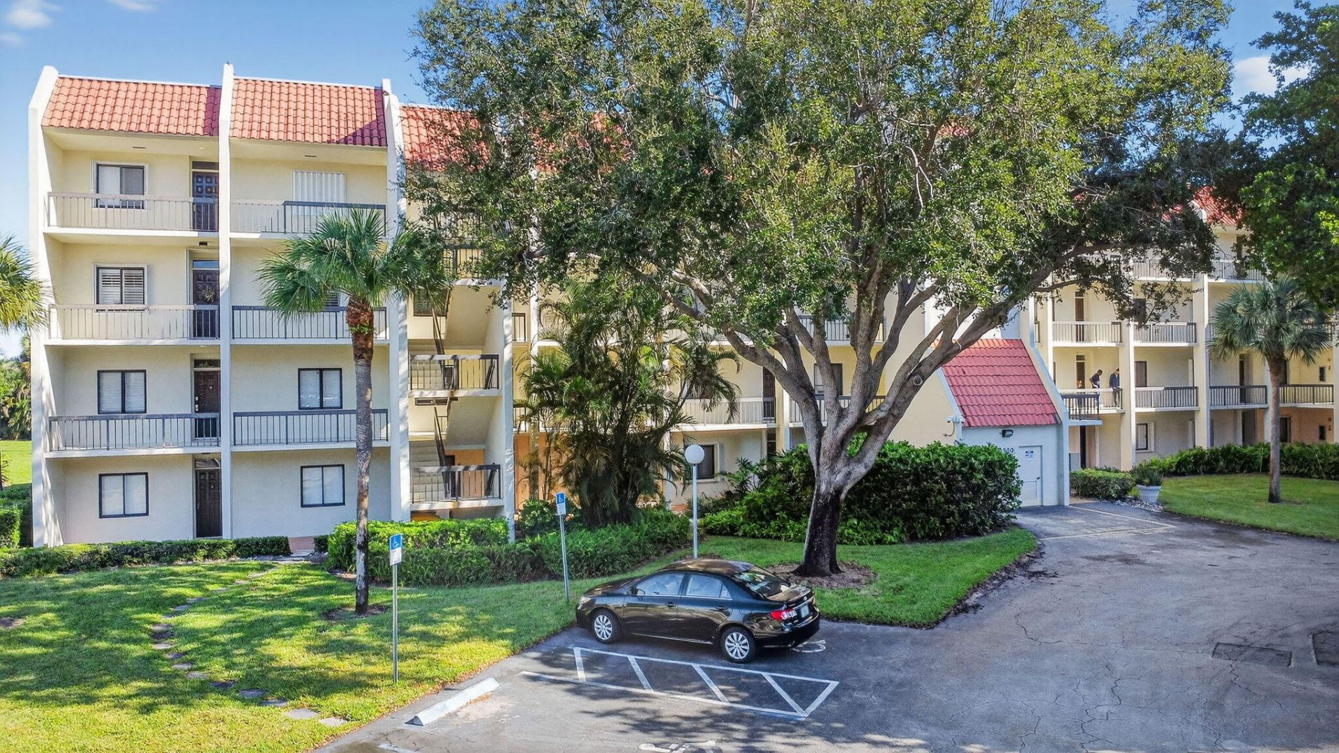 2500 Presidential Way, Unit 302, West Palm Beach, FL 33401 Photo