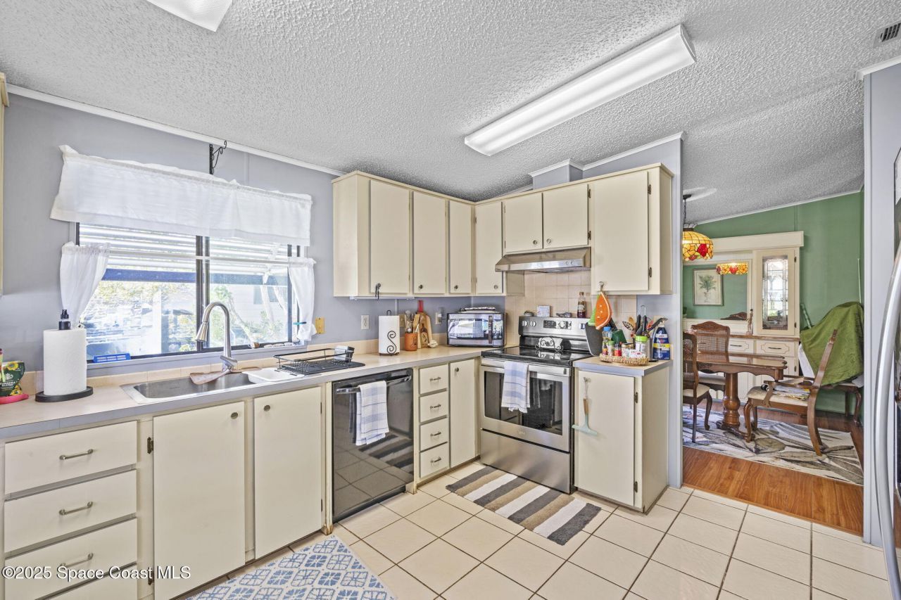 433 Marlin Circle, Barefoot Bay, FL 32976 Photo