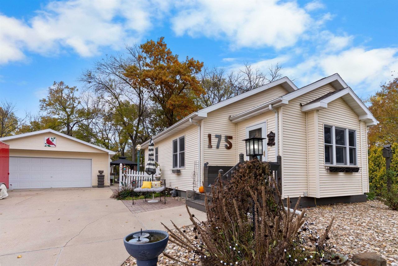 175 Hall St, Hudson, IA 50643 Main Photo