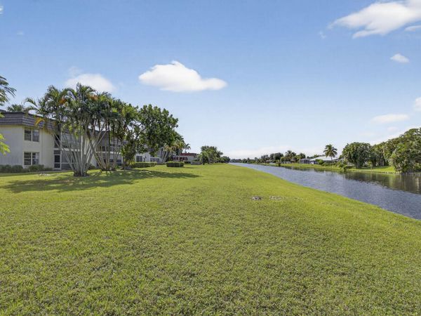 12001 Poinciana Boulevard, Unit 204, Royal Palm Beach, FL 33411