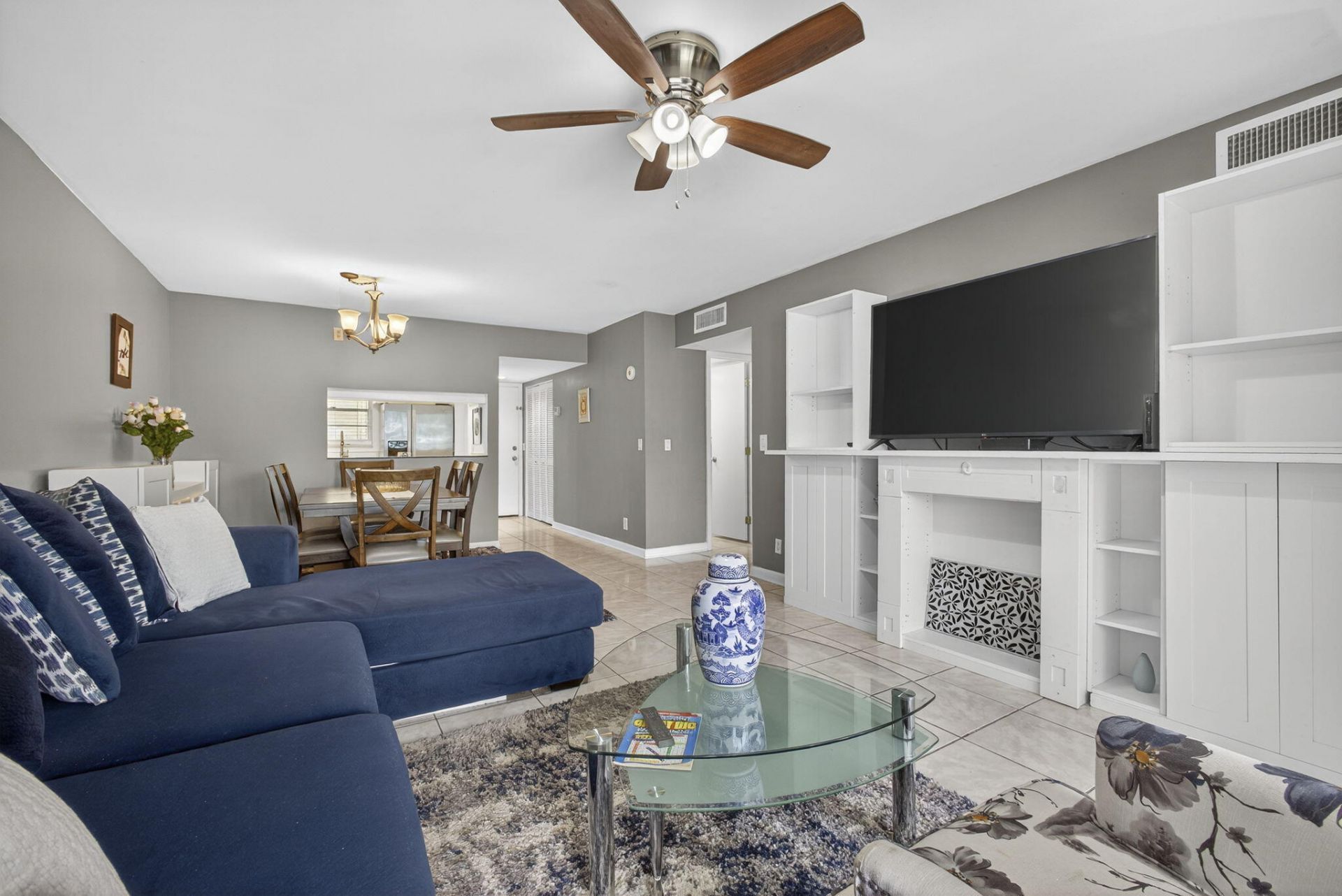 12001 Poinciana Boulevard, Unit 204, Royal Palm Beach, FL 33411 Photo